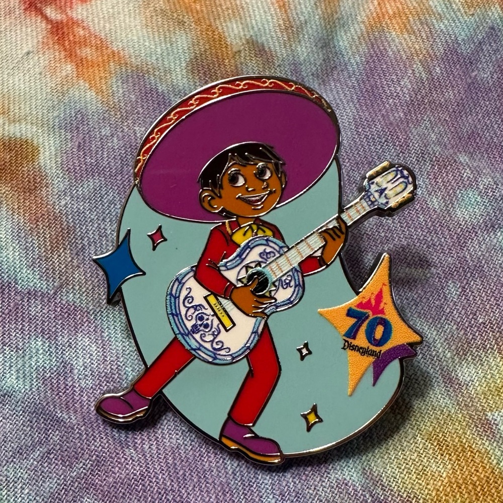 Disneyland 70th Anniversary Mystery Character Pin - Miguel from Coco